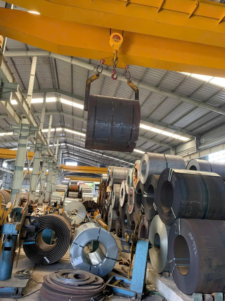 Cuộn Thép Tại Kho Công Ty Thép Sata