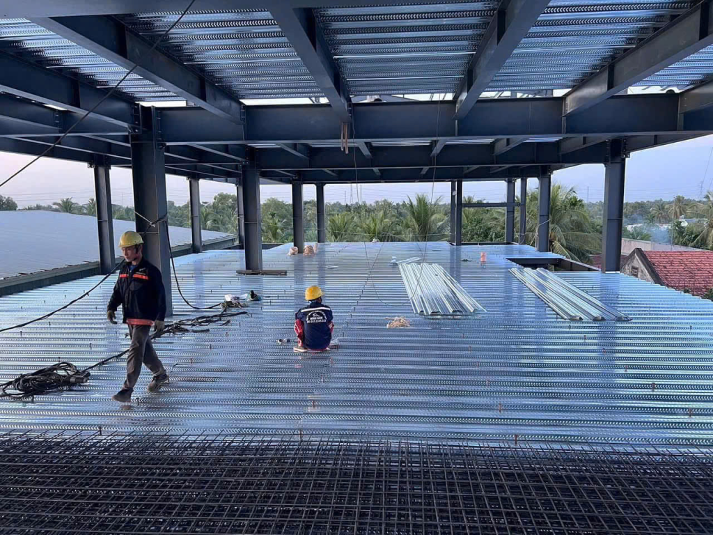Tôn Sàn Deck Phường Nam