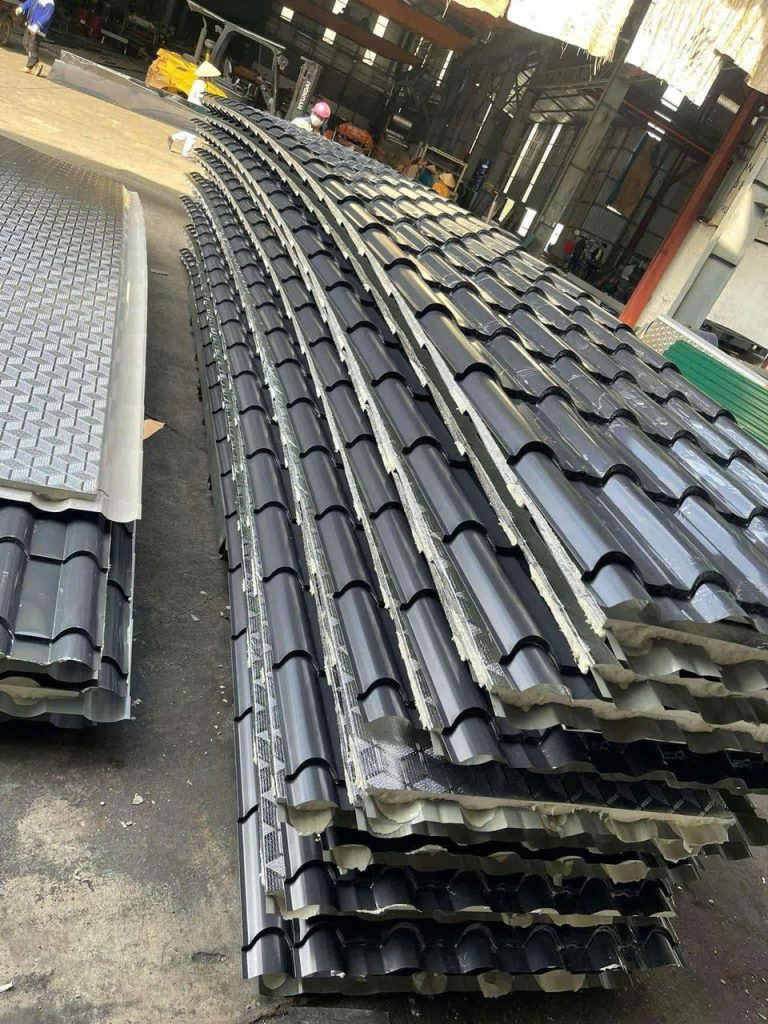 Tôn giả ngói cách nhiệt