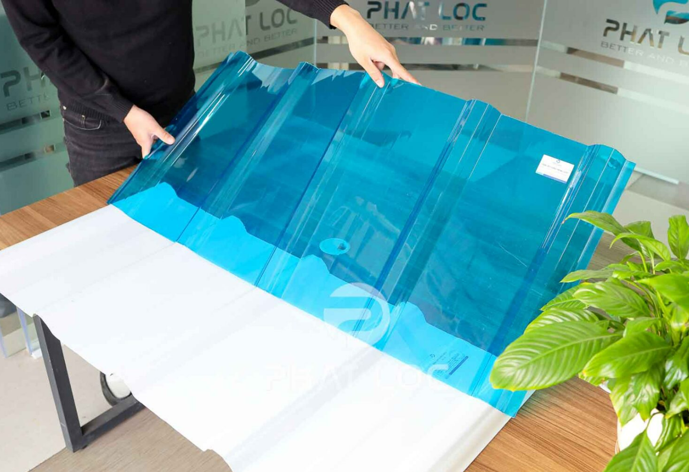 Tôn nhựa lấy sáng 5 sóng