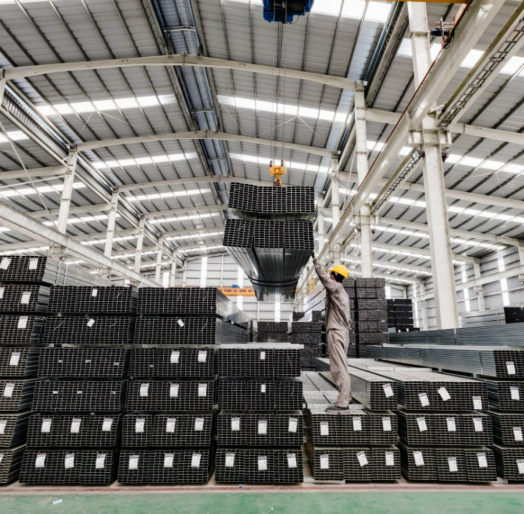 Sắt Hộp Đông Á – Bảng Giá Mới Nhất 2025 & Ứng Dụng Thực Tế 2 sắt hộp Đông Á