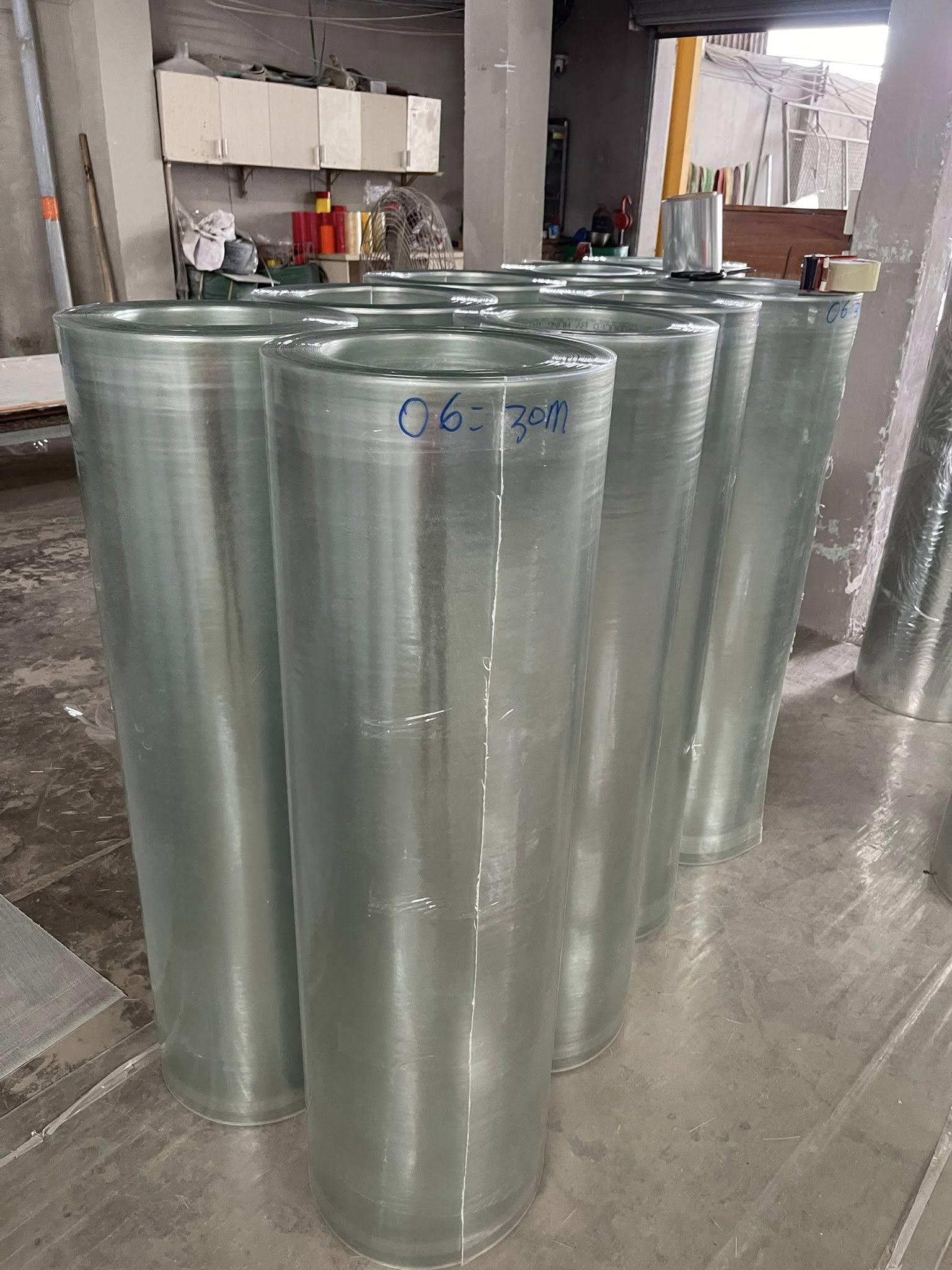 Giá Tôn Nhựa Lấy Sáng Composite Phẳng Tốt Nhất Thị Trường – Ưu Đãi Chiết Khấu 15% 1 Tôn nhựa composite phẳng