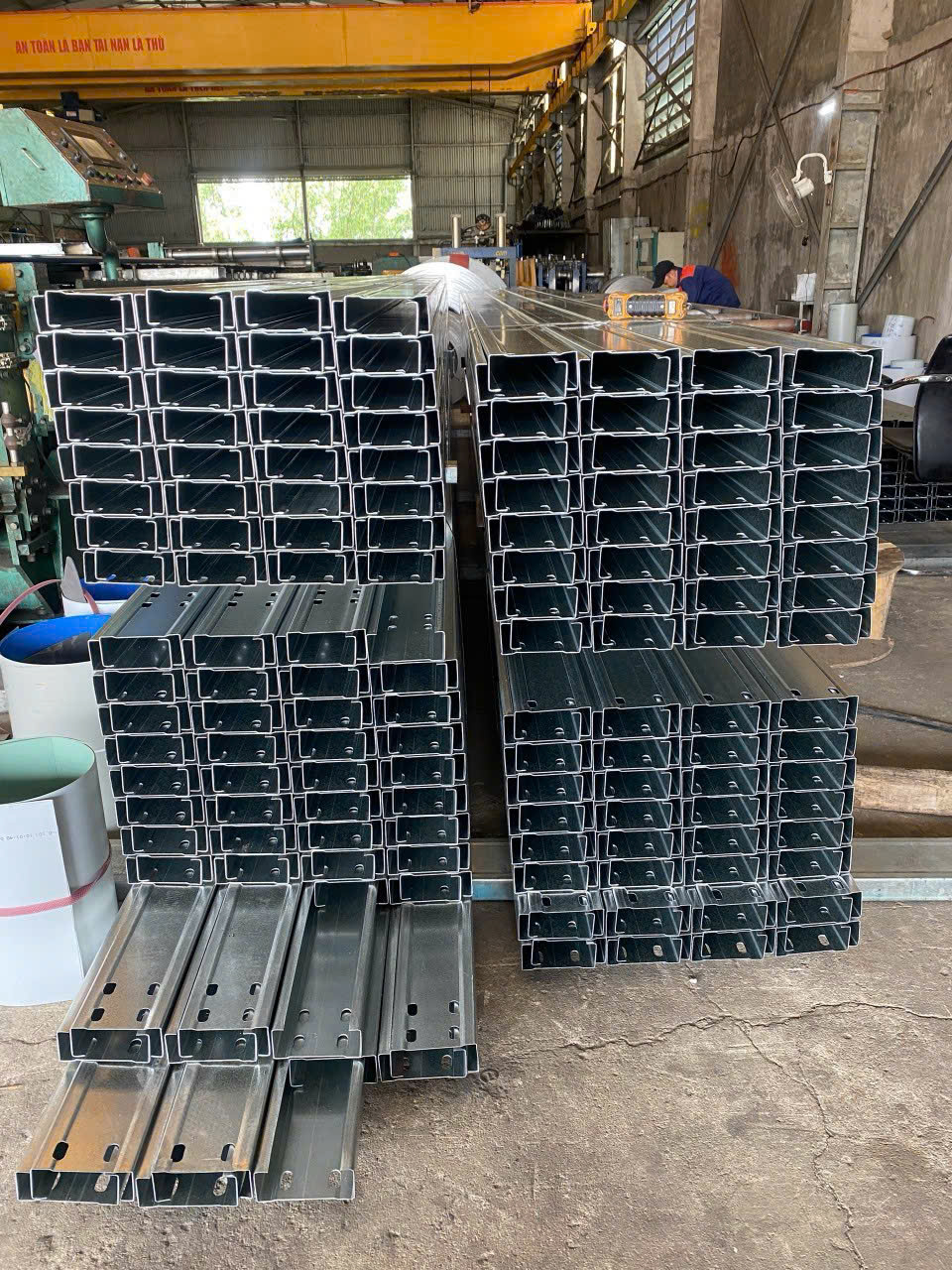 giá xà gồ mạ kẽm