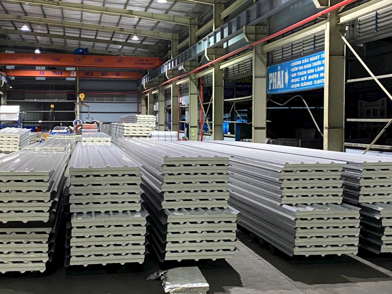 Giá tôn xốp cách nhiệt
