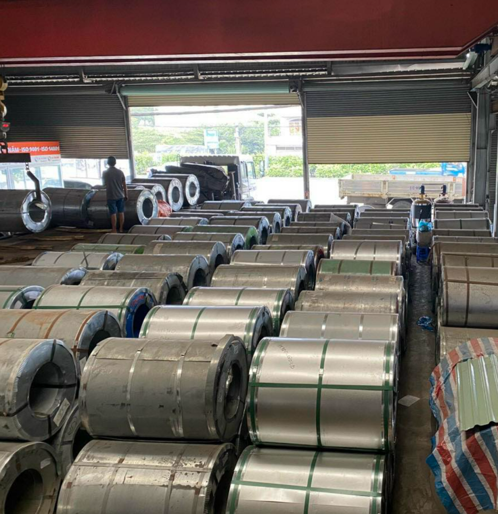 Giá thép mạ màu
