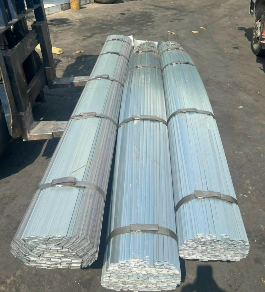 Thanh La Mạ Kẽm – Giải Pháp Bền Bỉ Cho Công Trình 4 Thanh sắt la mạ kẽm