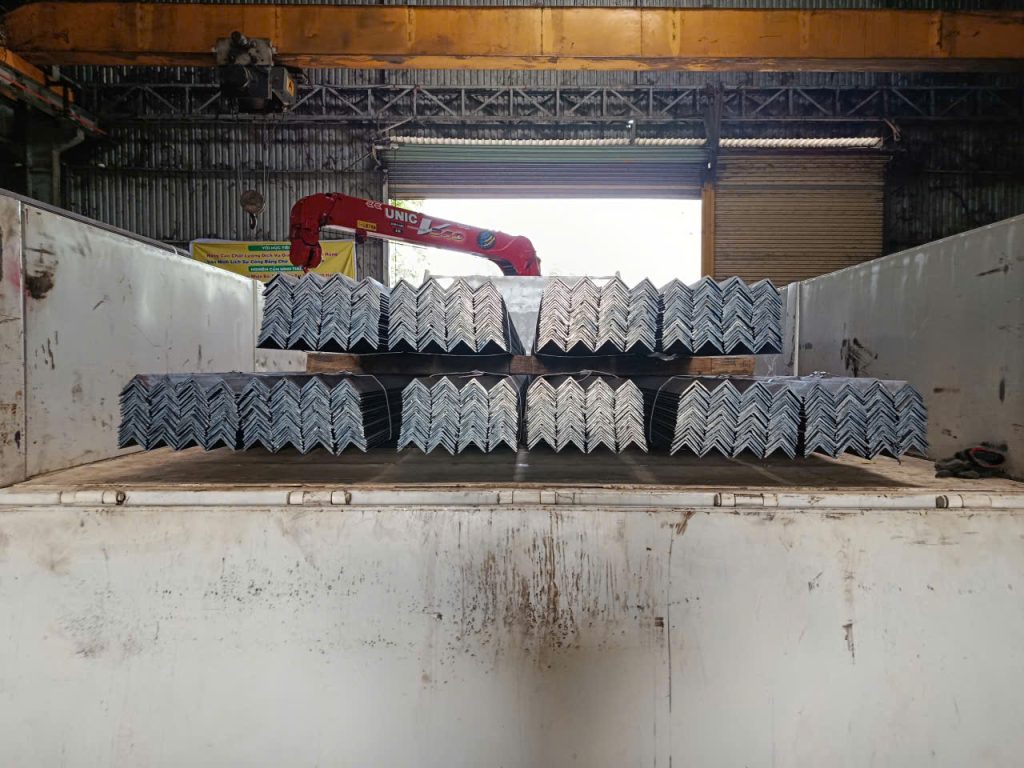 Giá thép V đen Nhà Bè