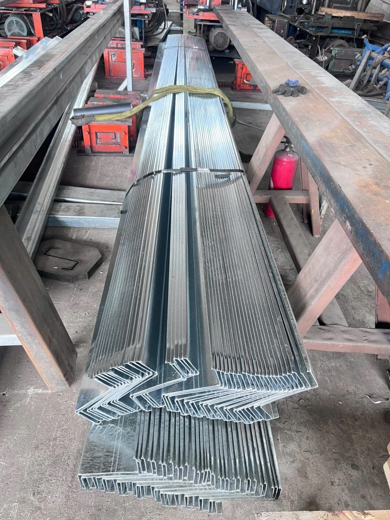 Xà Gồ Z200x62x68x2mm – Cập Nhật Giá Sắt Thép Hôm Nay 4 Xà gồ z