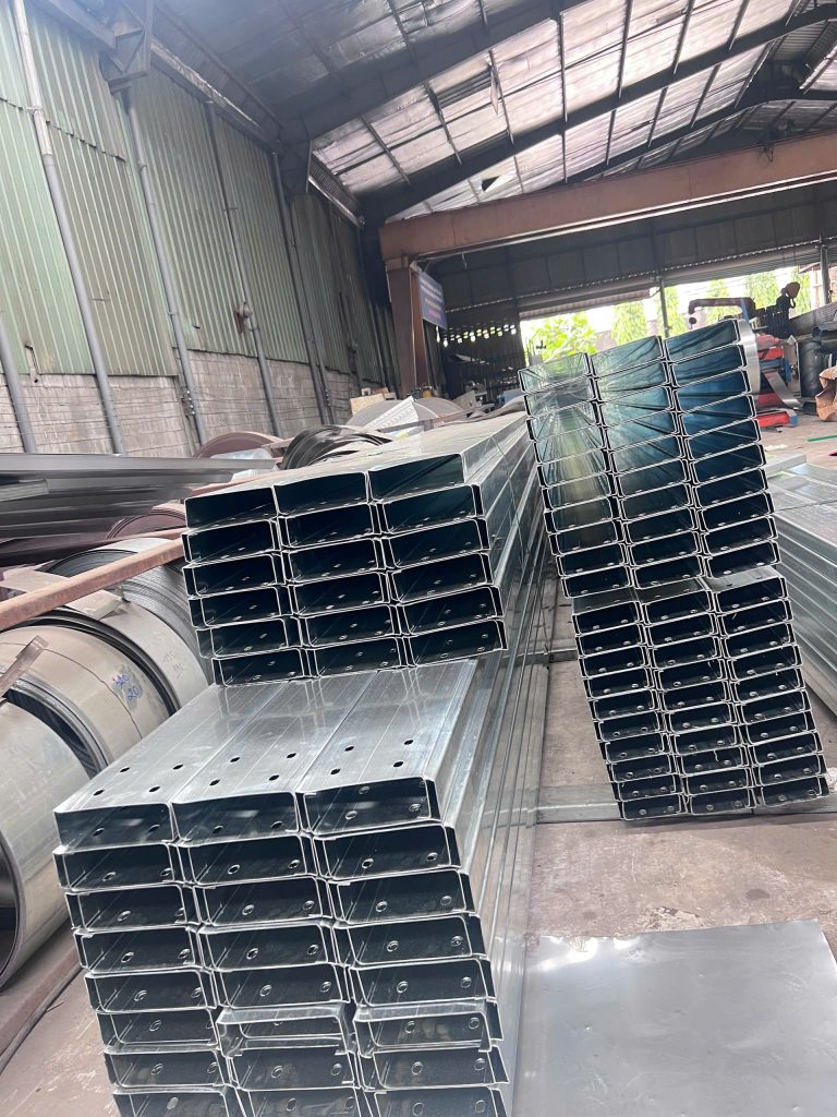 Xà Gồ C200x50x2mm Chính Hãng – Chất Lượng Cao, Giá Tốt 3 xà gồ C