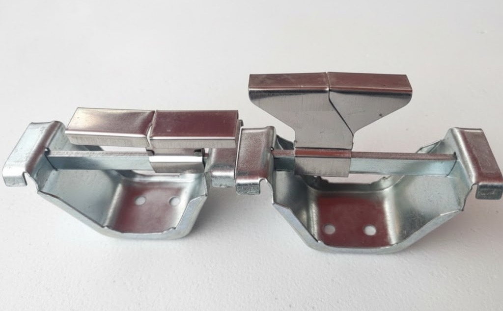 Giá đai kẹp tôn Seamlock 2025 – Phụ kiện mái không thể thiếu 6 Giá bán Đai kẹp tôn Seamlock