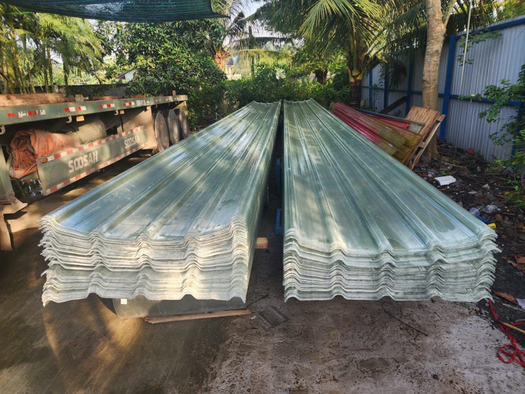 Tôn nhựa Composite 2025 – Bền đẹp, thân thiện, lấy sáng tốt 5 Cập nhật giá Tôn nhựa composite tại xưởng thép SATA