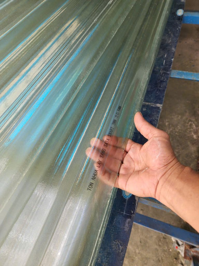Giá Tôn Nhựa Lấy Sáng 11 Sóng 2025 Chuẩn Nhất Hiện Nay 3 Tôn nhựa lấy sáng 11 sóng sở hữu nhiều ưu điểm vượt trội