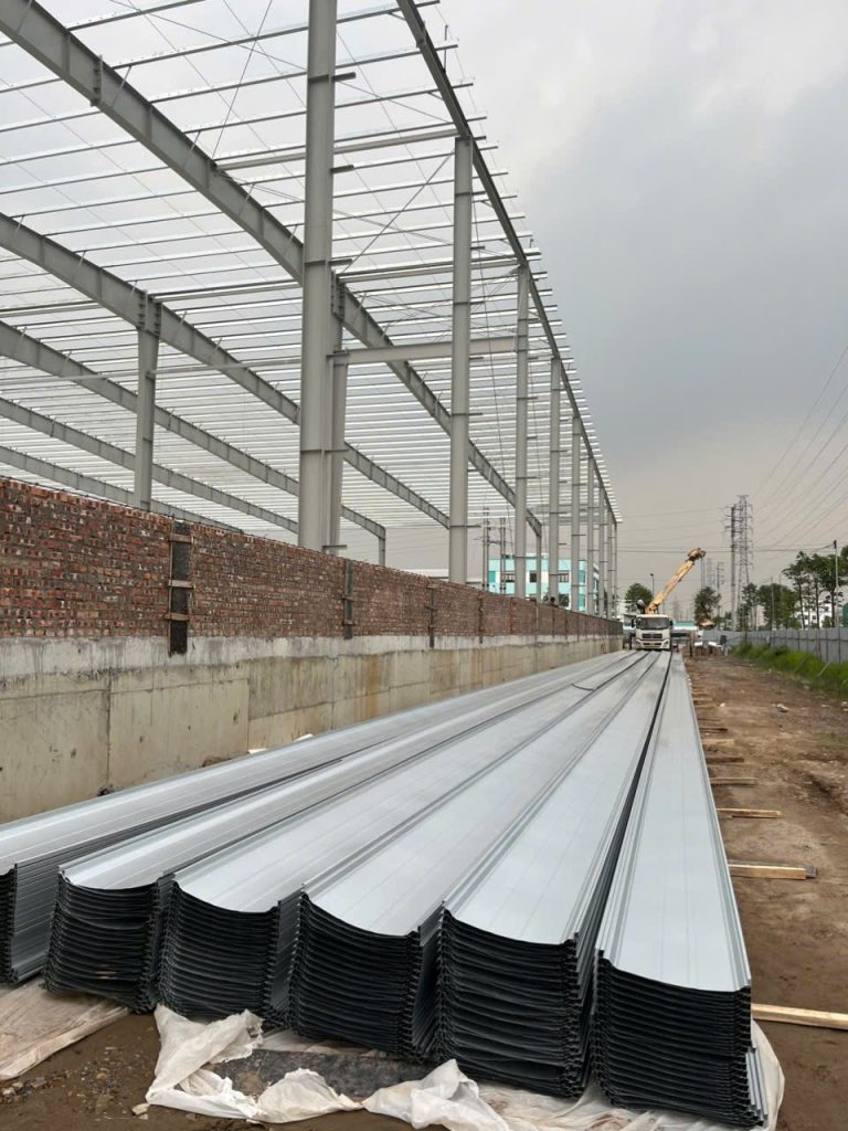 Tôn Seamlock 500 - Thiết Kế Sóng Cao, Bền Bỉ, Tuổi Thọ Vượt Trội 4 Tôn Seamlock