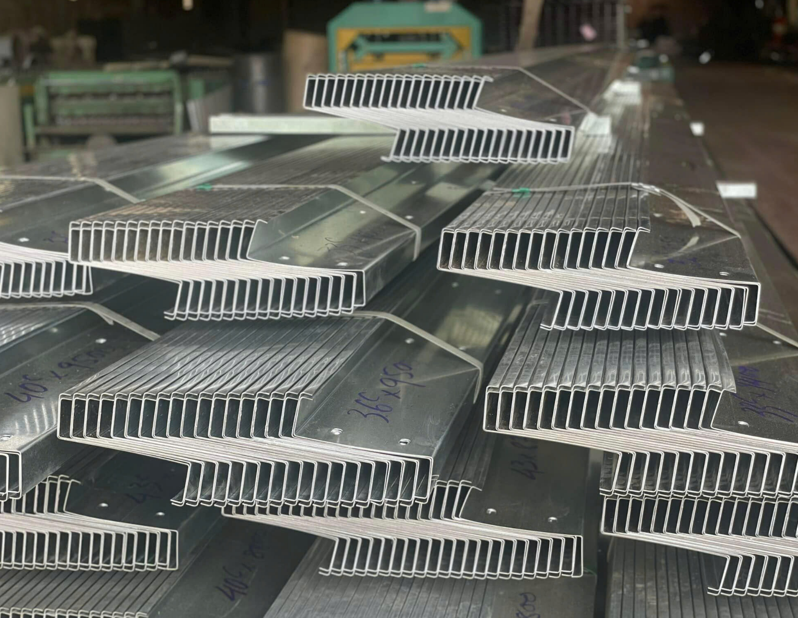 Xà gồ Z mạ kẽm