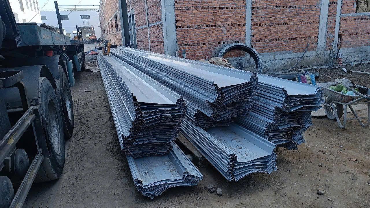 Tôn Seamlock 490 Chất Lượng Cao – Thi Công Chuẩn 5 Seamlock