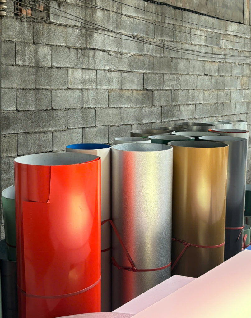 Tôn lạnh màu đỏ
