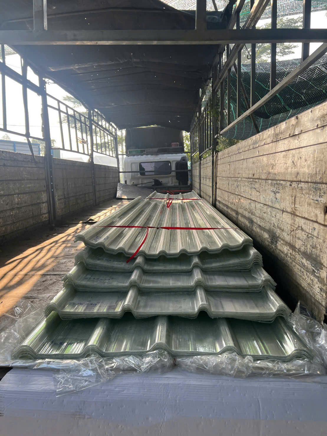 Tôn nhựa giá rẻ