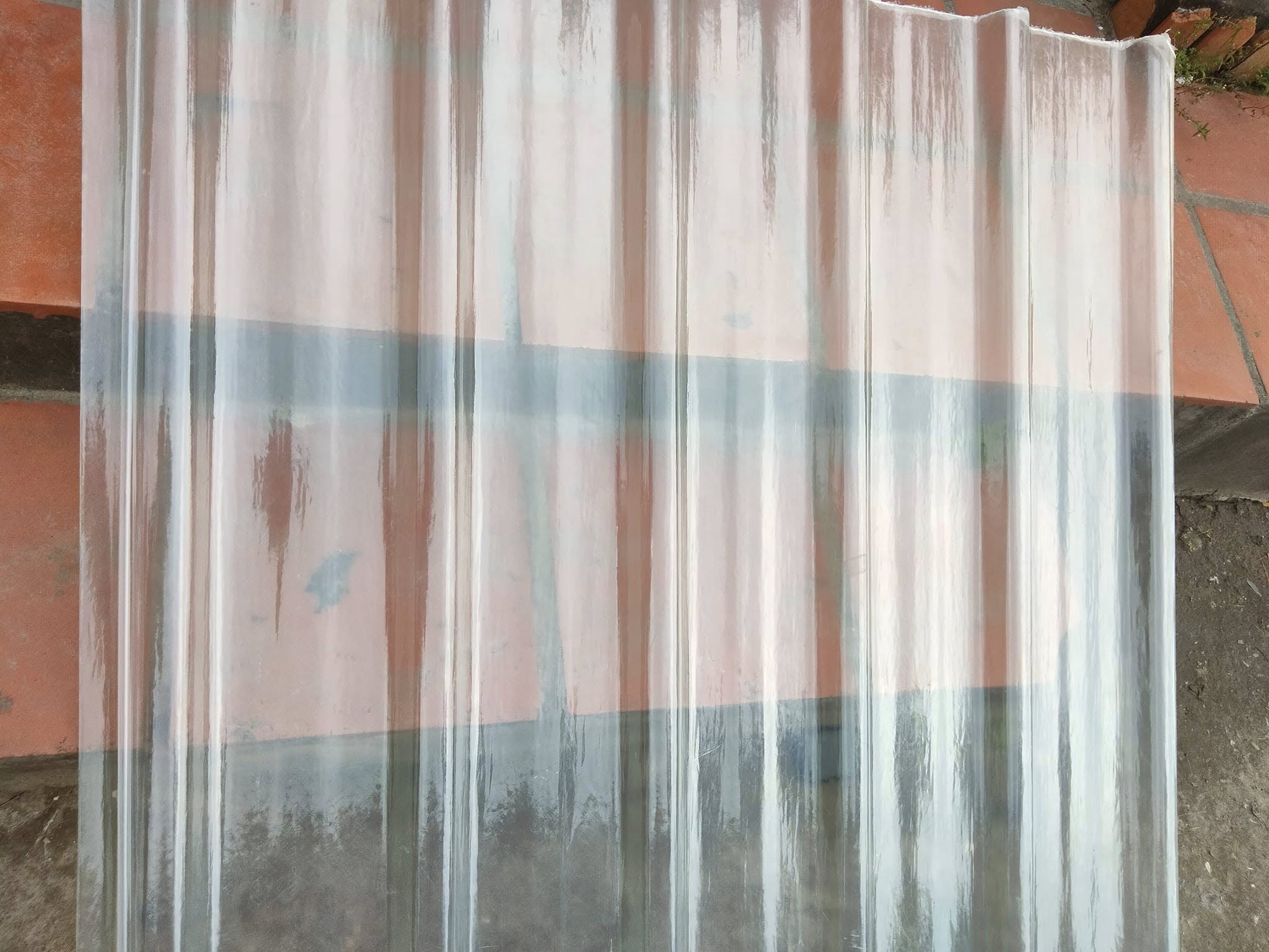 tôn nhựa trắng đục