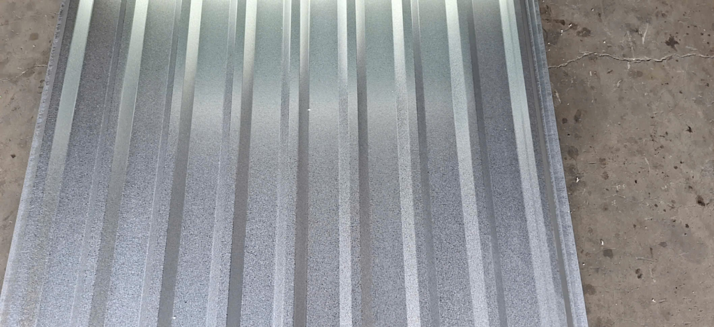 giá tôn lạnh 4zem5