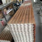 Tấm Panel Vân Gỗ: Vật Liệu Ốp Tường Giả Gỗ Đẹp, Cách Nhiệt Tốt