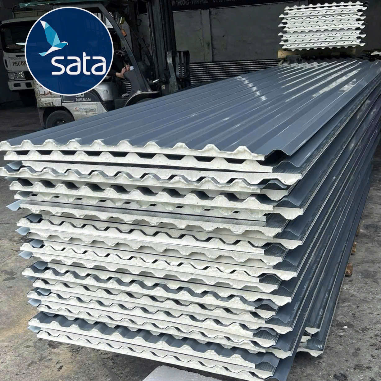 Tôn Cách Nhiệt 3 Lớp PU – Giải Pháp Chống Nóng Hiệu Quả 1 Tôn cách nhiệt 3 lớp PU