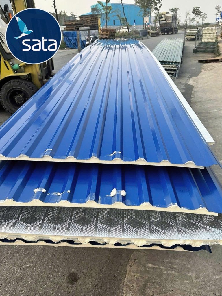 Tôn Cách Nhiệt 3 Lớp PU – Giải Pháp Chống Nóng Hiệu Quả 5 Tôn cách nhiệt 3 lớp PU