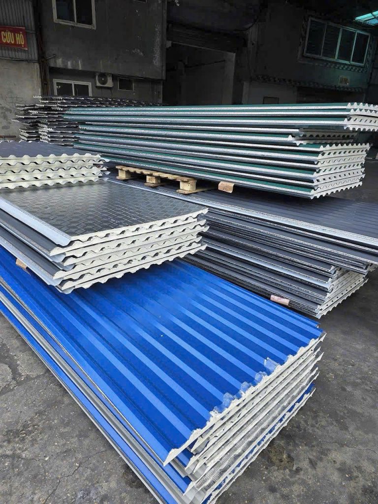 Tôn cách nhiệt 3 lớp PU