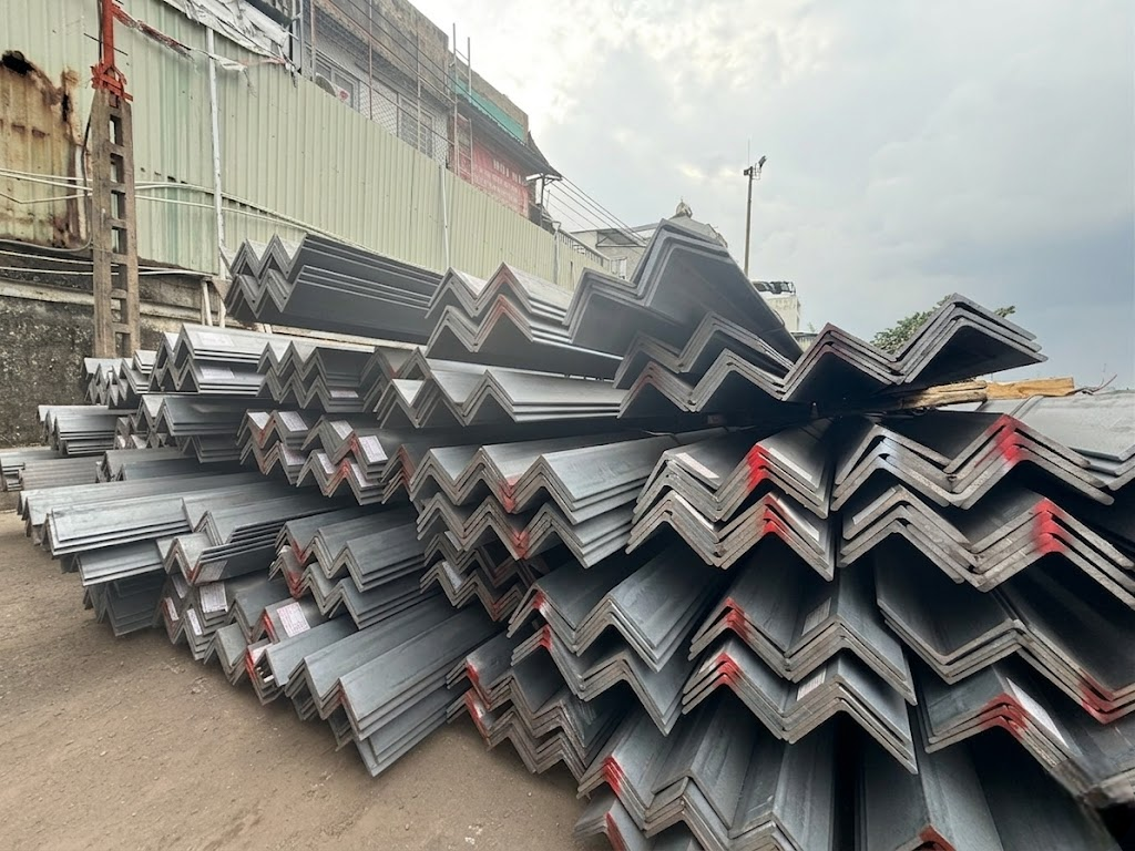 Giá Thép V100x100x9 Ly Hôm Nay – Cập Nhật Giá Tại TP.HCM 6 Thép V100x100x9 ly được ứng dụng rộng rãi