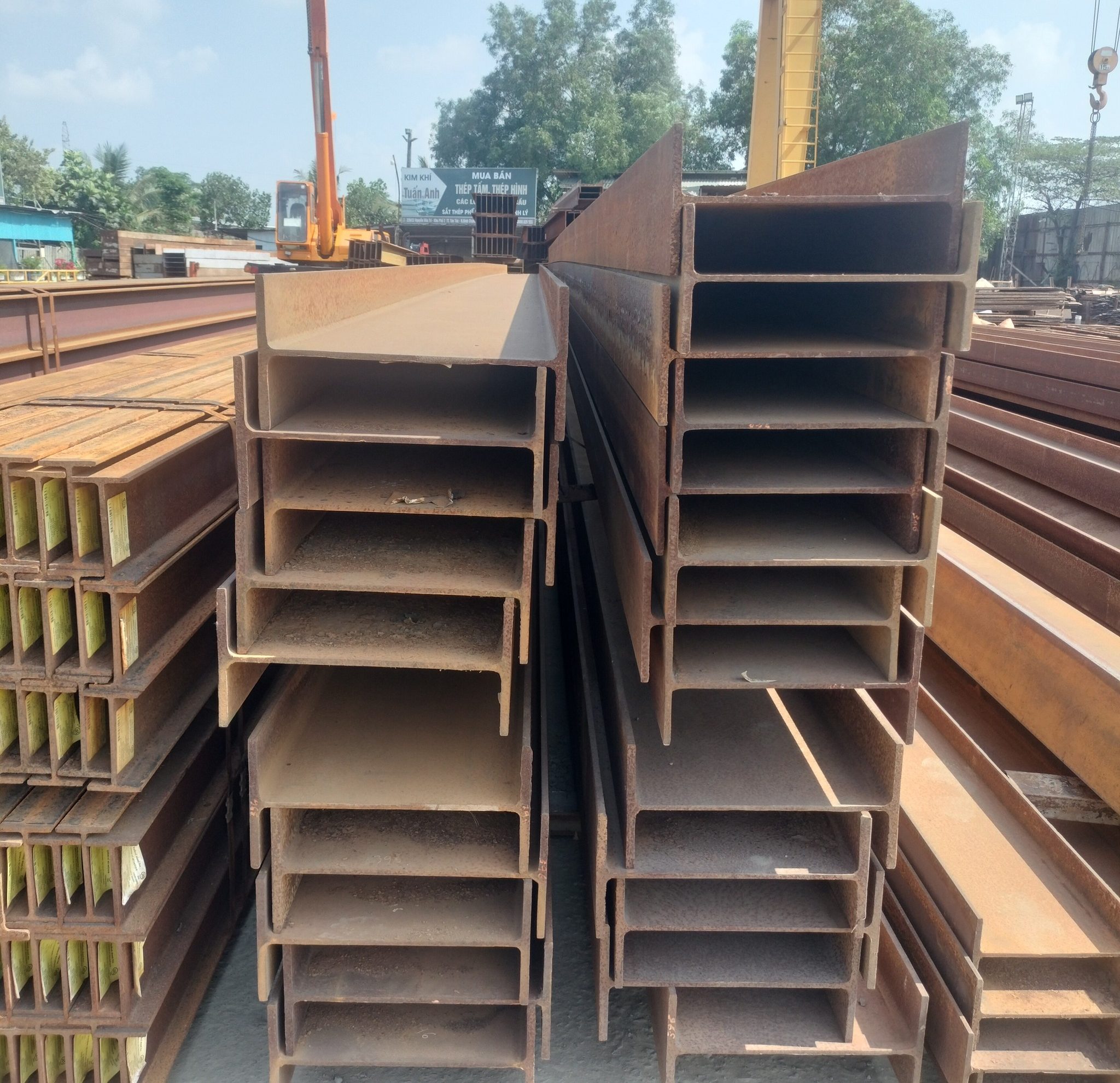 Giá thép H cũ bao nhiêu 1kg? Cập nhật mới & Chính xác nhất! 1 Giá thép H cũ