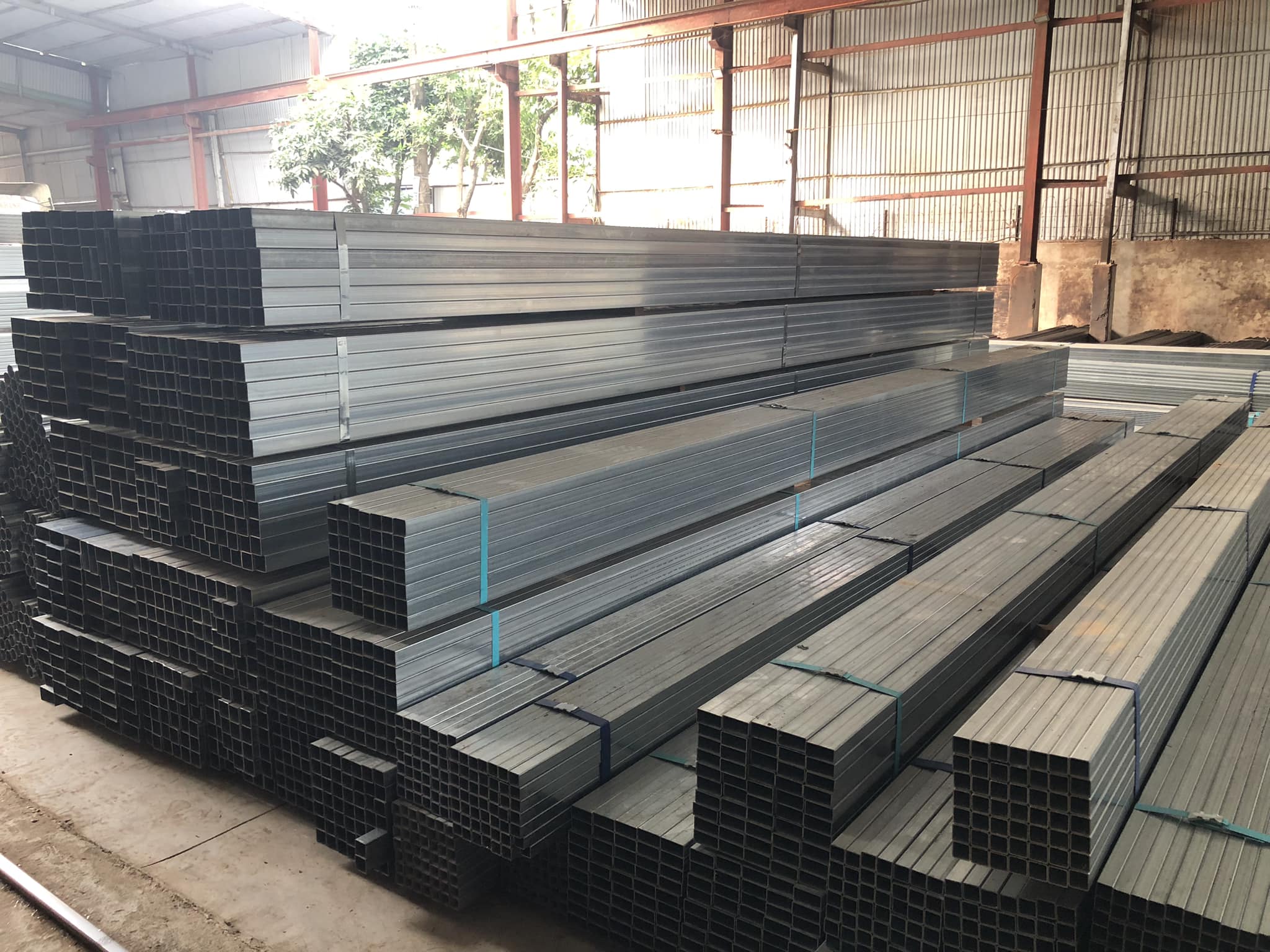 Thép hộp vuông 40