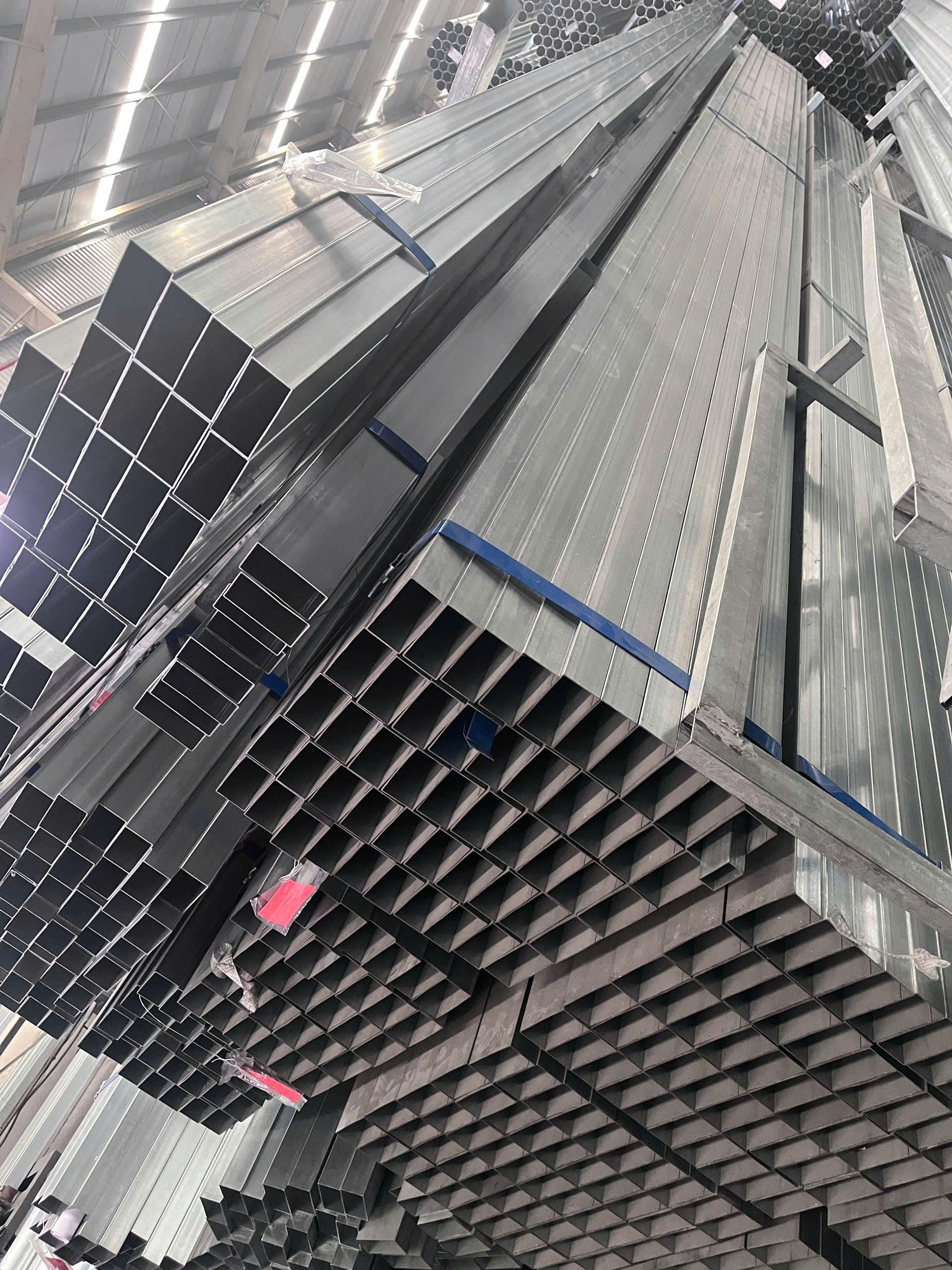 Thép Hộp 25x50 - Hàng Sẵn, Cắt Theo Yêu Cầu, Giao Hàng Nhanh 1 thép hộp 25x50