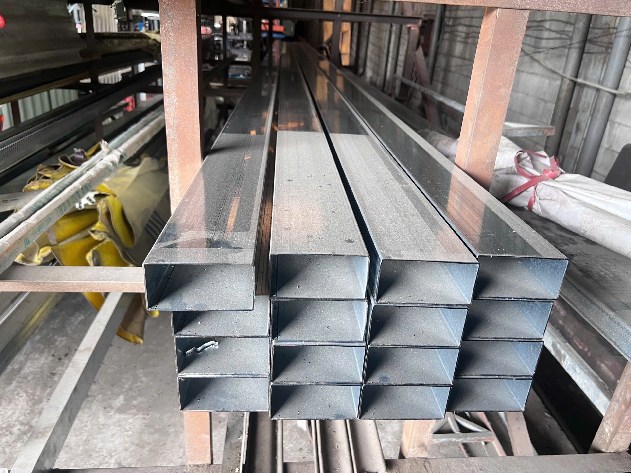 Thép Hộp 13x26 Chất Lượng Cao – Đầy Đủ Quy Cách 1 Thép Hộp