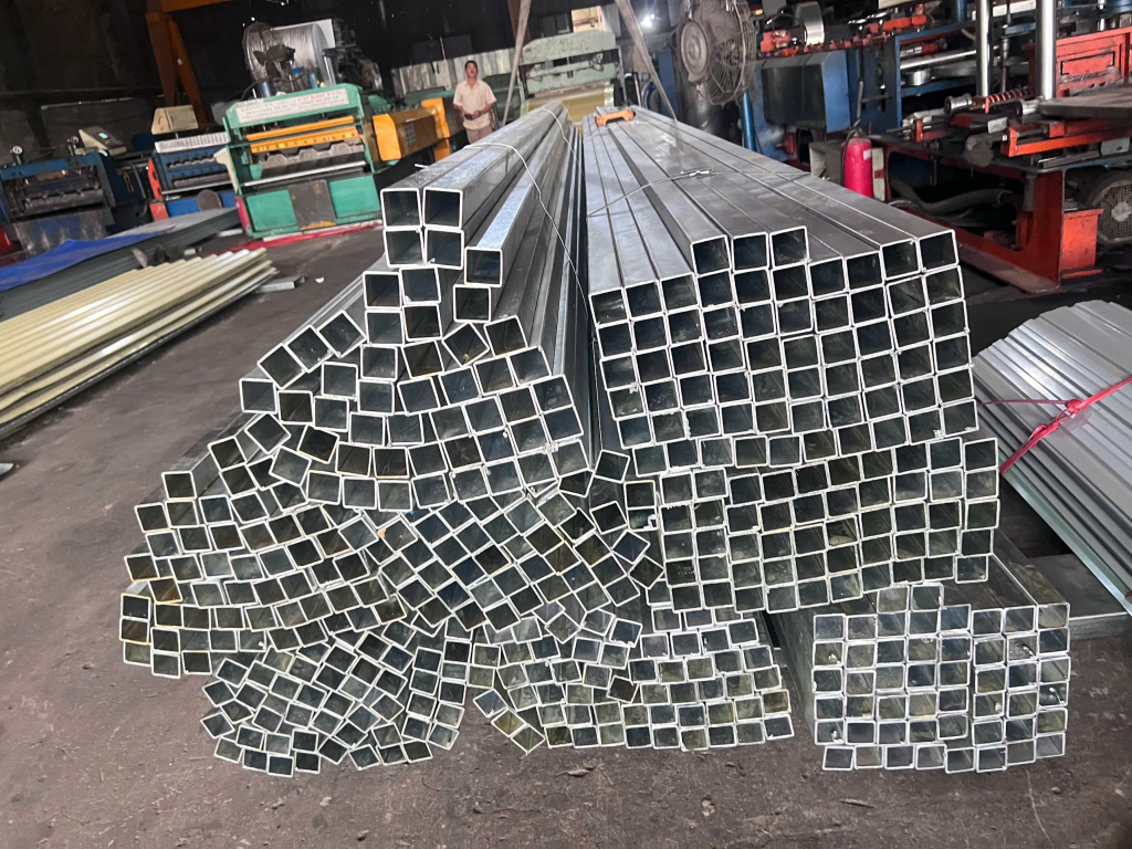 Thép Hộp 14x14 Giá Bao Nhiêu? Cập Nhật Báo Giá Mới Nhất 2 sắt hộp 14x14