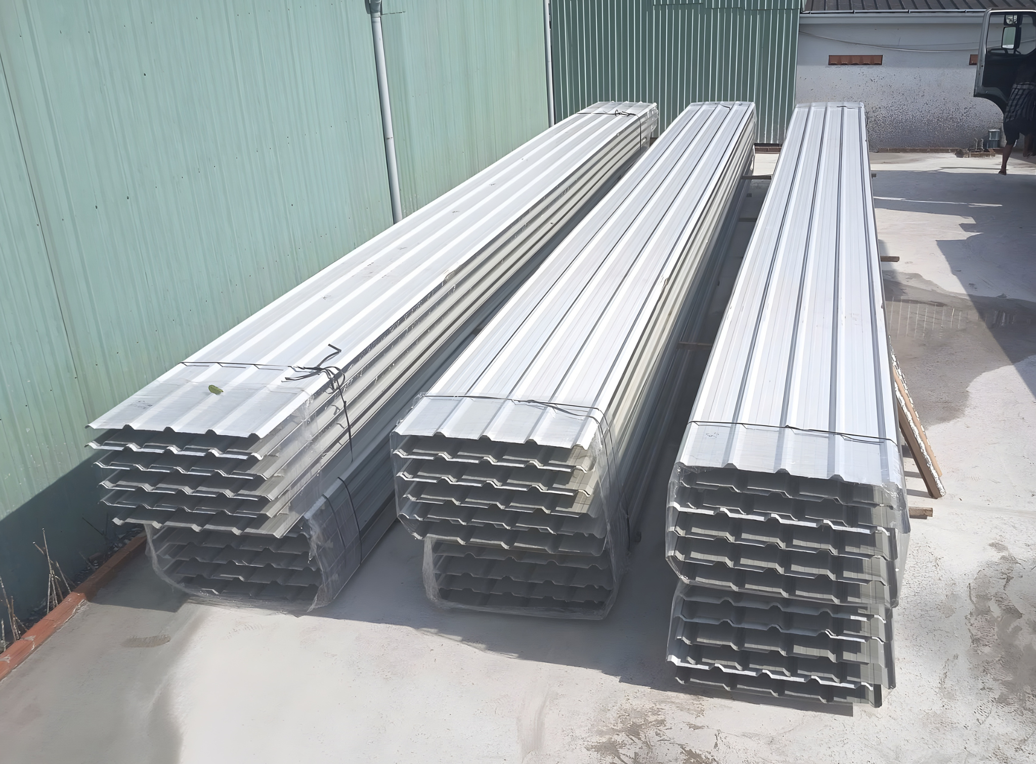 Giá Tôn Xốp Đông Á Mới Nhất – Đầy Đủ Quy Cách, Giá Thành Cạnh Tranh 1 Tôn Xốp Đông Á