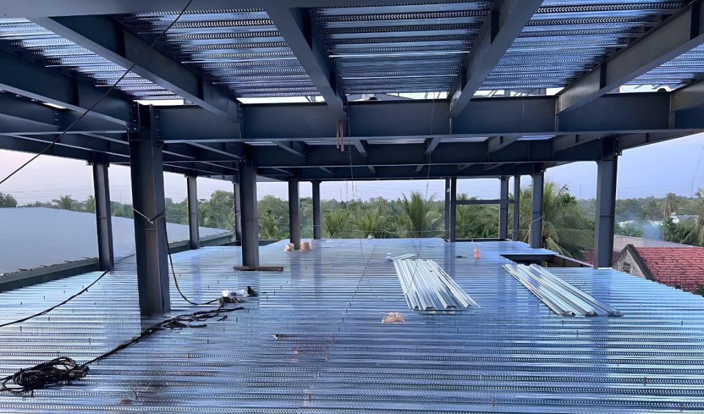 Đại Lý Tôn Sàn Deck Tại Bàu Bàng - Đa Dạng Quy Cách 2 Công trình tôn sàn deck
