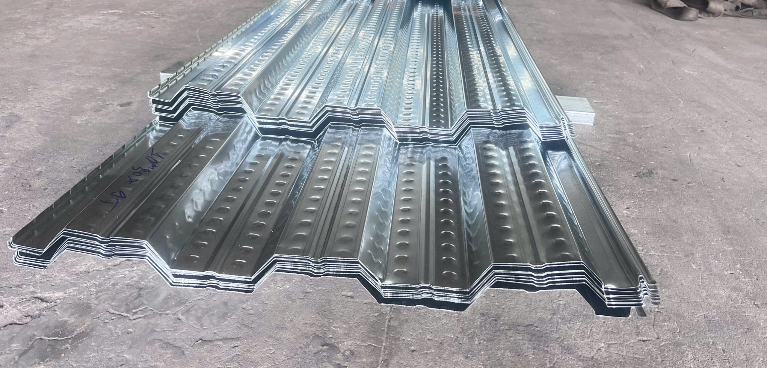 Đại lý tôn sàn deck tại TP.HCM