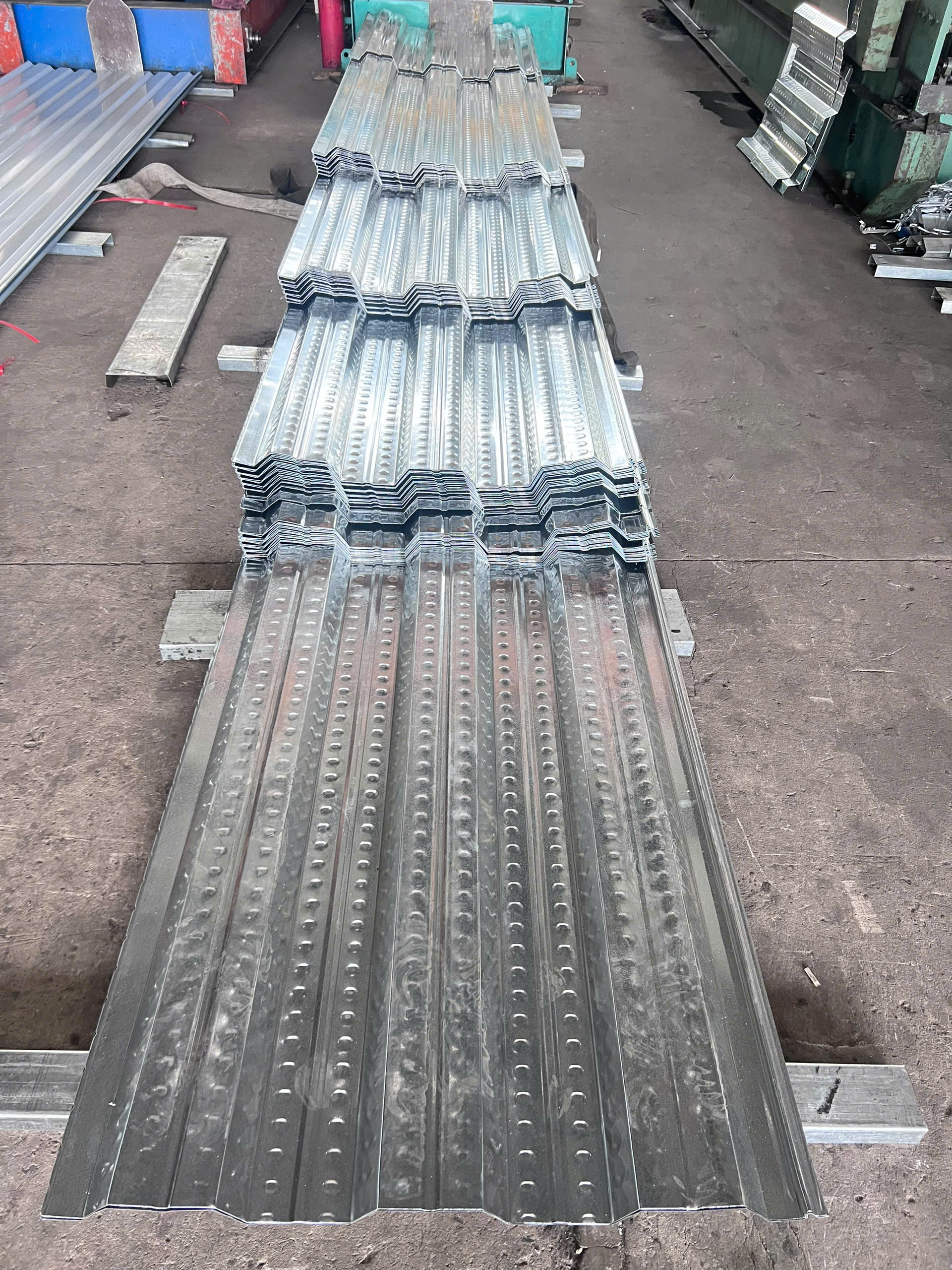 Tôn sàn deck 1 ly