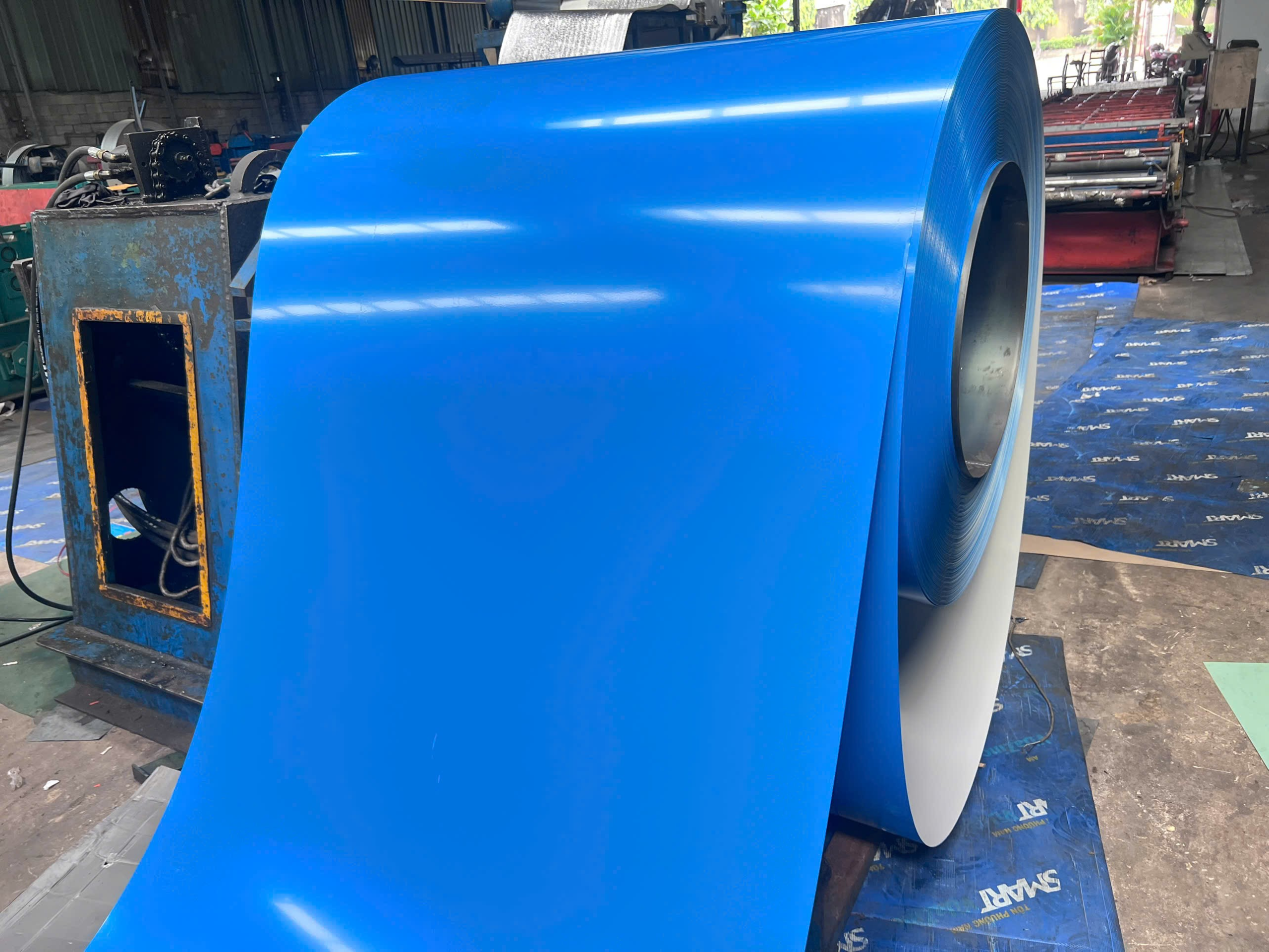 Giá Tôn Cuộn Mạ Màu
