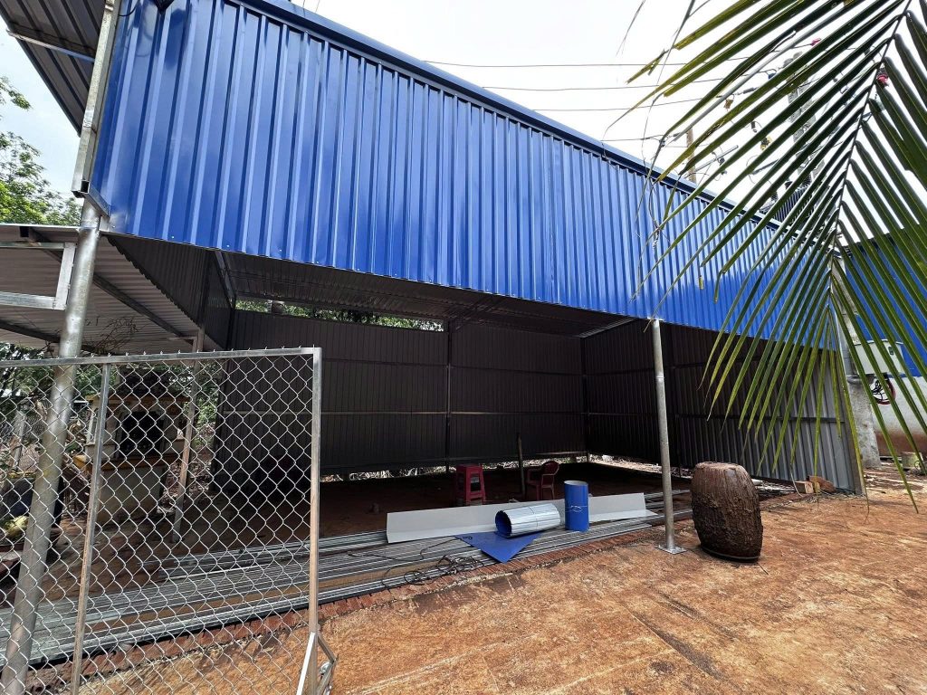 Tôn Mỏng Lợp Mái – Giải Pháp Thi Công Nhanh, Độ Bền Cao 5 Ứng dụng tôn mỏng lợp mái