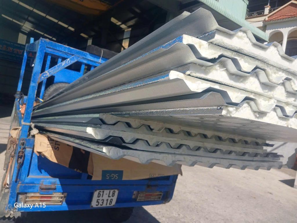 Giá Tôn Cách Nhiệt Tại Quận 11 - Chống Nóng & Cách Âm Hiệu Quả 7 Kinh Nghiệm Khi Thi Công Và Vận Chuyển Tôn Cách Nhiệt Tại Quận 11