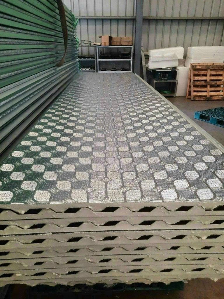 Giá Tôn Cách Nhiệt Tại Quận 11 - Chống Nóng & Cách Âm Hiệu Quả 4 Tôn Cách Nhiệt Tại Quận 11