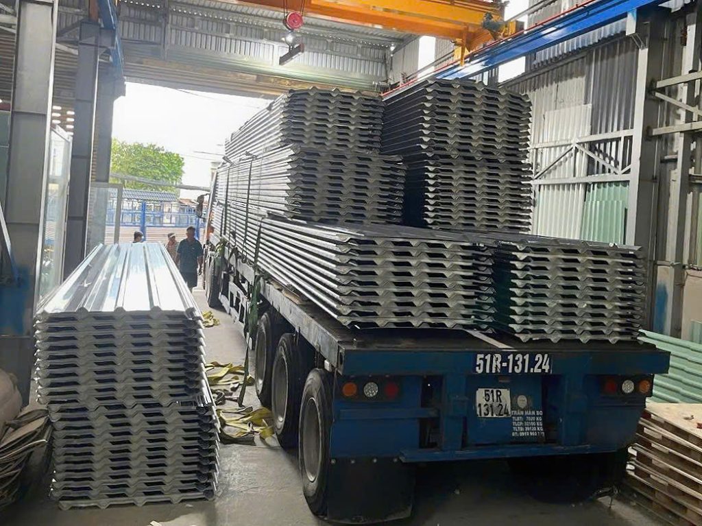 Hướng Dẫn Thi Công Tôn Cách Nhiệt Đúng Kỹ Thuật Tại Biên Hòa
