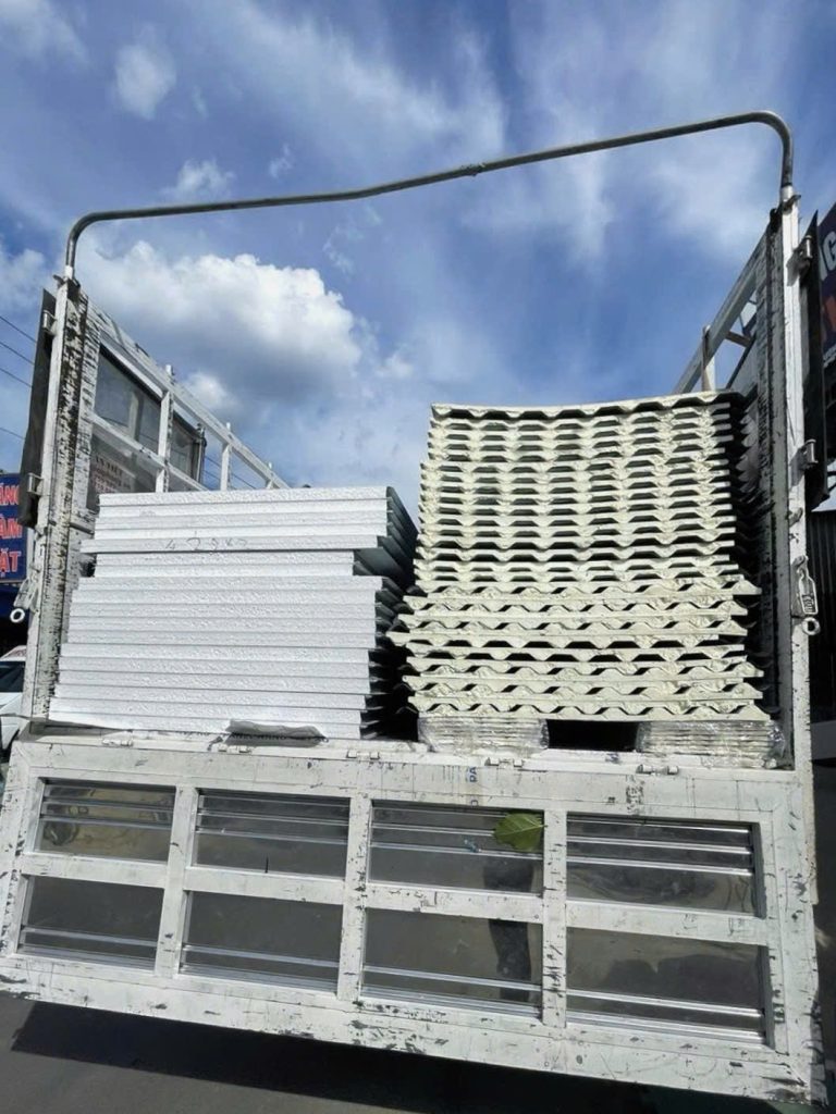 Giá Tôn Cách Nhiệt Tại Quận 4 Bao Nhiêu 1m²? 7 Vận chuyển tôn cách nhiệt