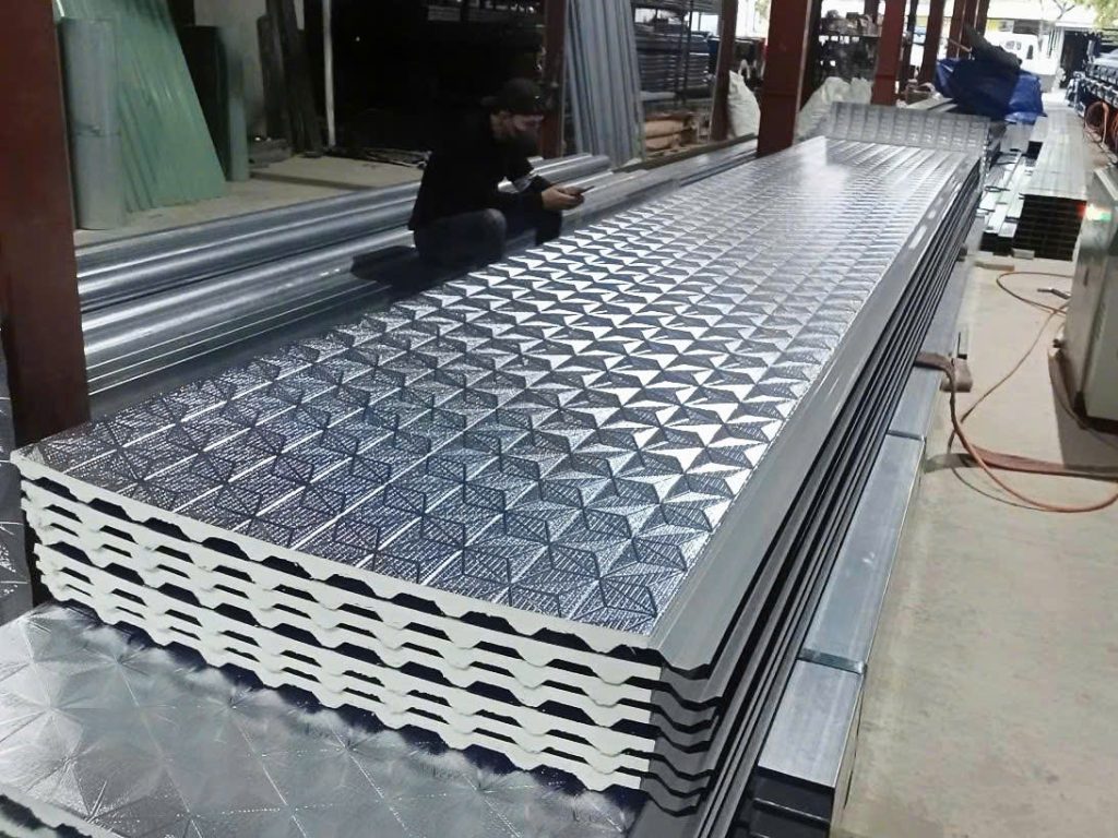 Giá Tôn Cách Nhiệt Tại Quận 4 Bao Nhiêu 1m²? 2 Yếu tố ảnh hưởng giá tôn cách nhiệt tại quận 7