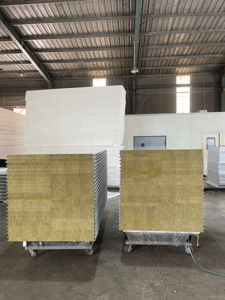 Đại Lý Tôn Cách Nhiệt Tại Quận Hóc Môn – Hàng chuẩn 100%! 4 Tấm Rockwool cách nhiệt tại SATA
