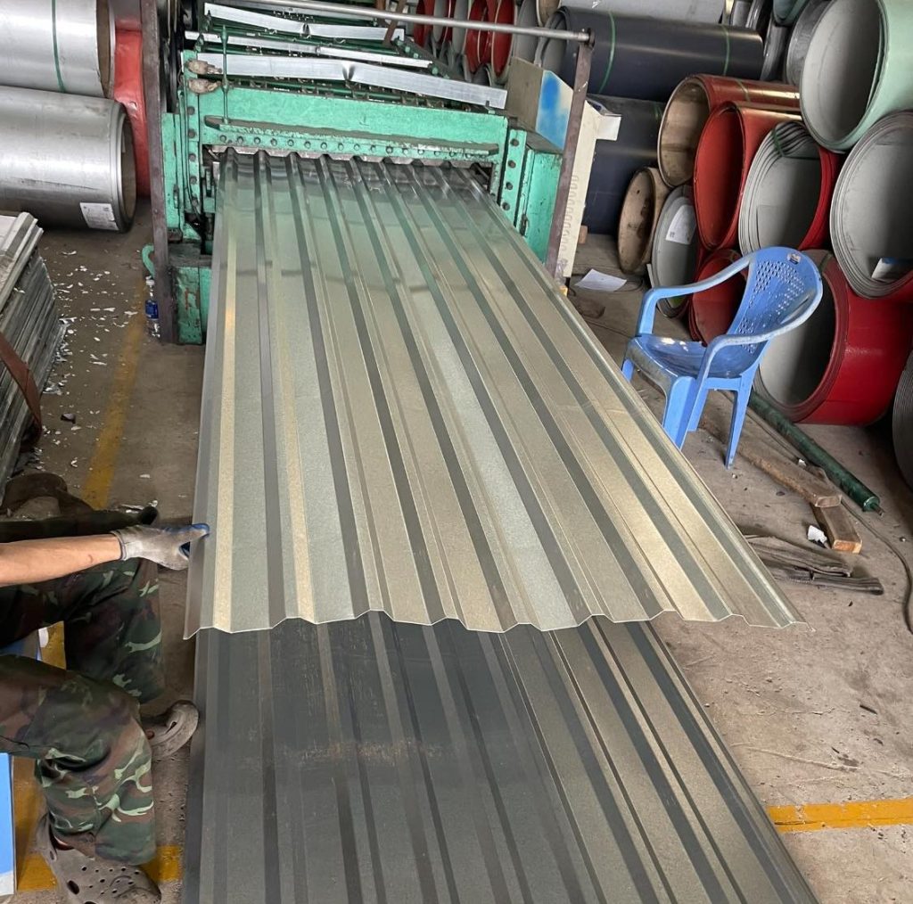 Giá tôn hàng rào mới nhất 2026 - Giá rẻ, Chất lượng 4 Một số yếu tố ảnh hưởng giá tôn hàng rào