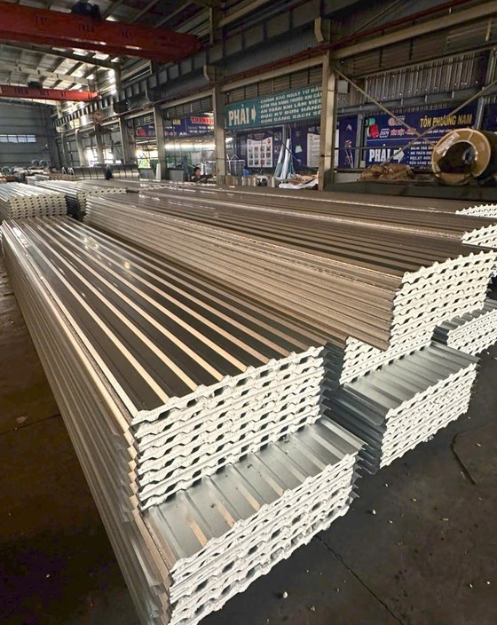 Báo Giá Tôn PU Cách Nhiệt Hoa Sen Mới Nhất 2026 3 Tôn PU cách nhiệt