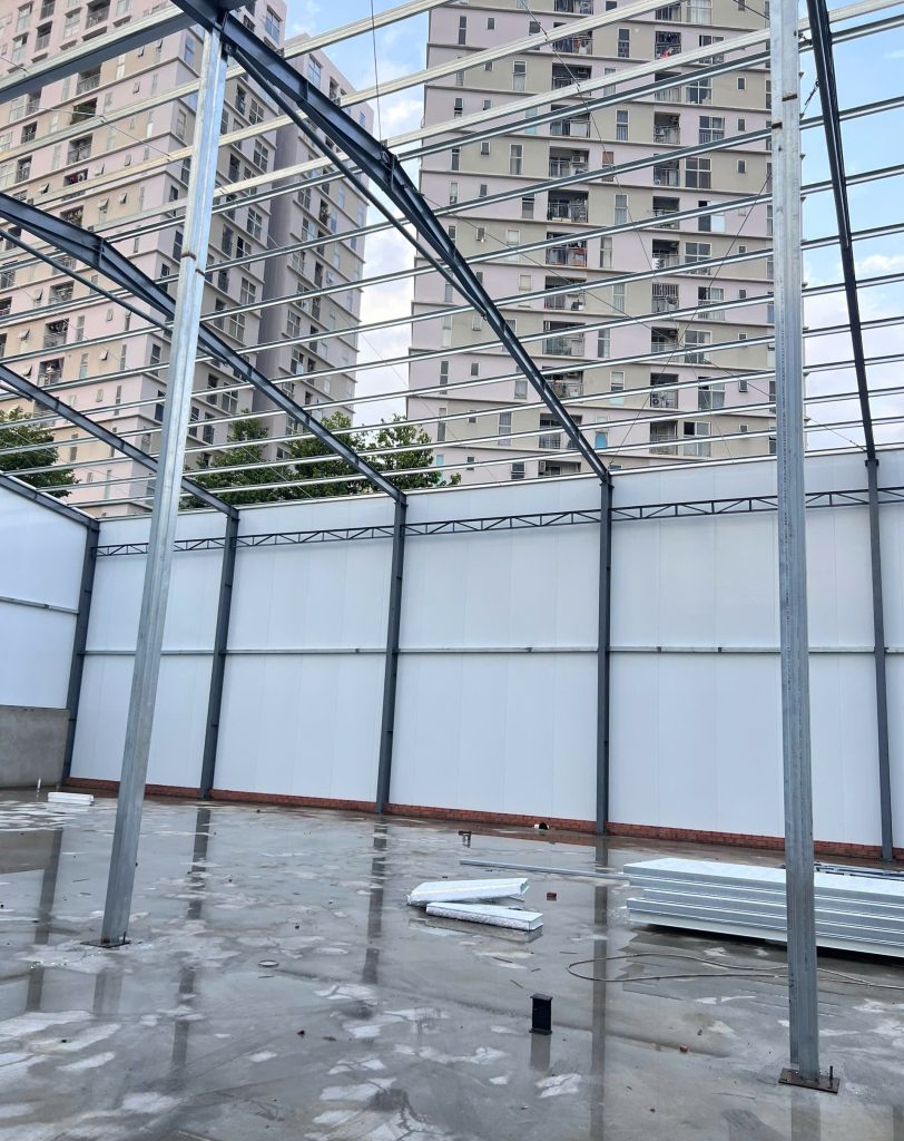 Lợp Mái Tôn Chống Nóng Bao Nhiêu Tiền M2? Cập Nhật Giá Thi Công Mới Nhất 3 z7845539070553 d536926e80b9dd0dd7e889be3a8ca9a3