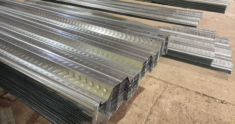 Đại Lý Tôn Sàn Deck Tại Biên Hòa Giá Cạnh Tranh, Hàng Có Sẵn 2 Tôn sàn deck