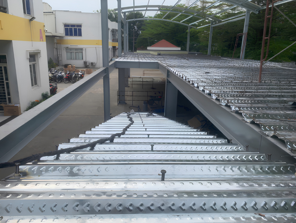 Đại Lý Tôn Sàn Deck Tại Quận 12 Đa Dạng Quy Cách, Hàng Có Sẵn 5 Công trình tôn sà deck